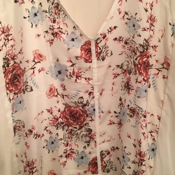 Torrid lightweight floral print pull over top. - Picture 2 of 6